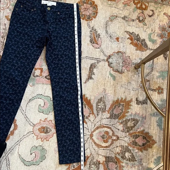 Stylish Blue Patterned Jeans - Picture 6 of 7